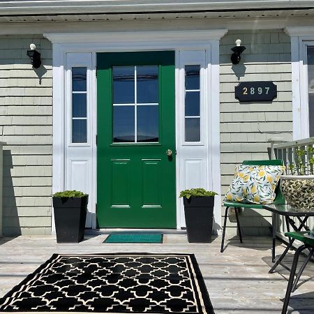 The East Wind Guesthouse Clark's Harbour Exterior foto